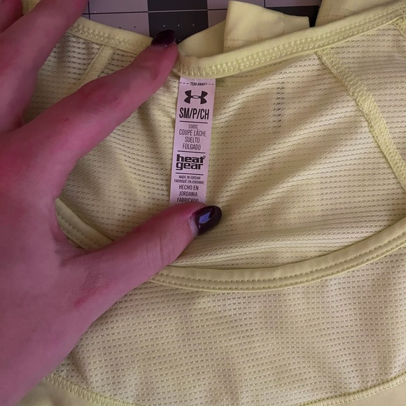 Under Armour size small (fits more like a mediumlarge though) yellow long sleeve - Picture 5 of 5
